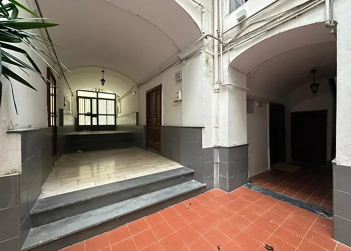 Bilocale a Chiaia vicino a Via dei Mille